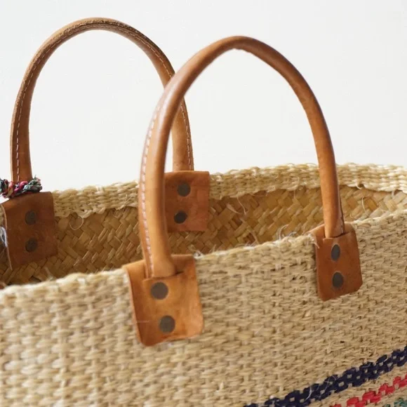 MAR Y SOL Caracas Striped Sisal/ Seagrass Pom Pom Market Tote - Picture 11 of 11